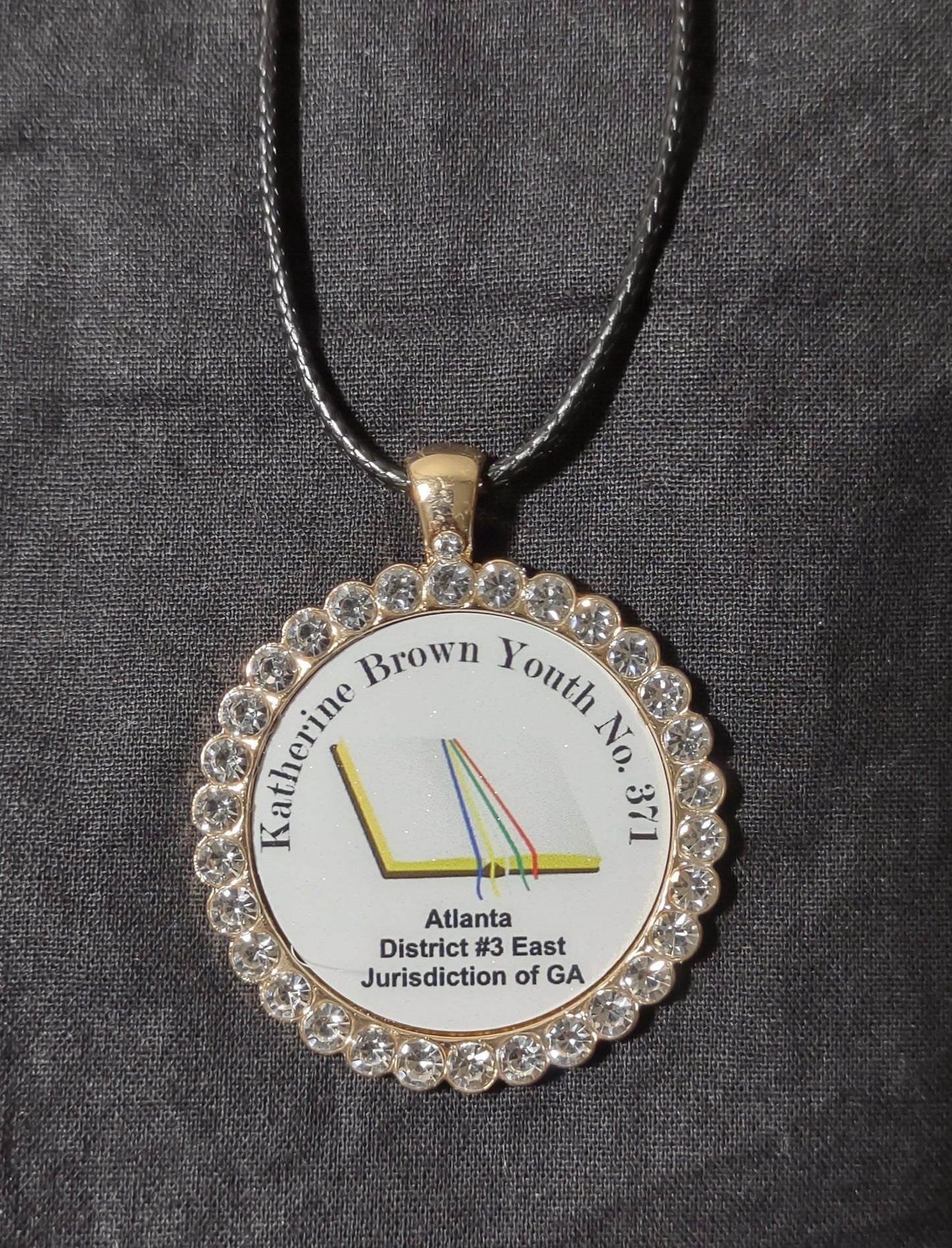 Round Necklace in Silver or Gold